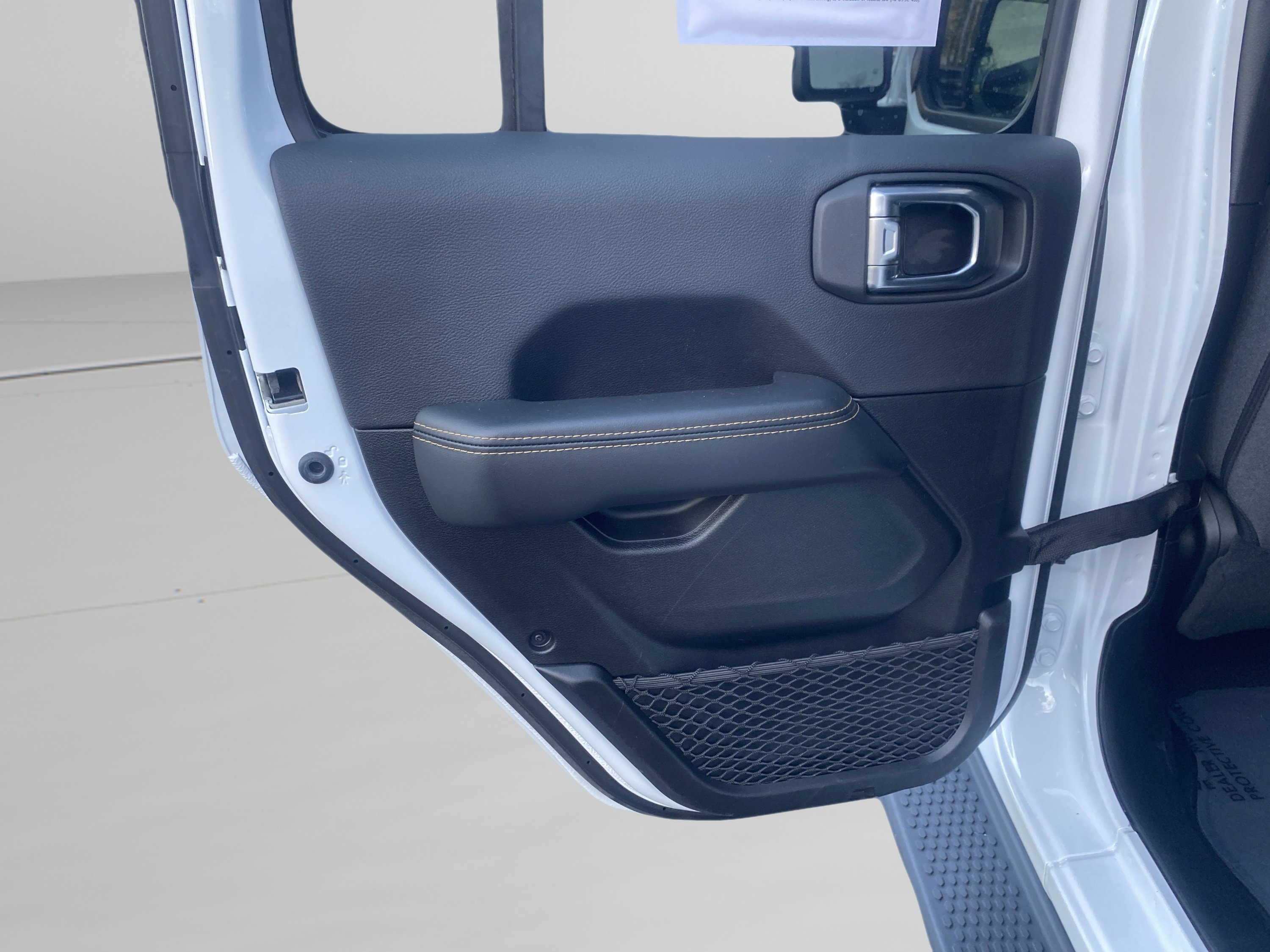 Used 2025 Jeep Wrangler Sahara image 10