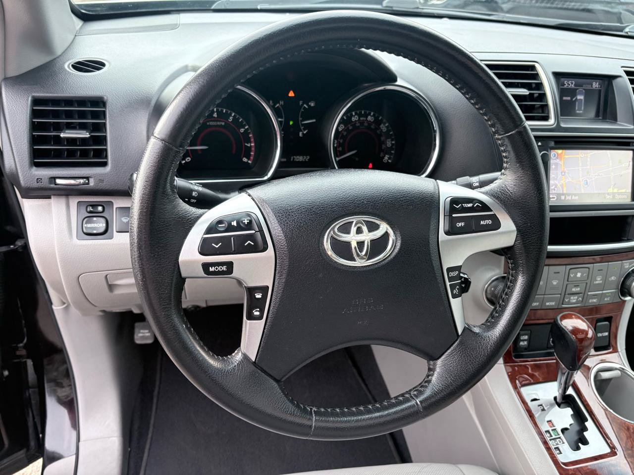 Used 2013 Toyota Highlander Limited AWD/4WD image 8
