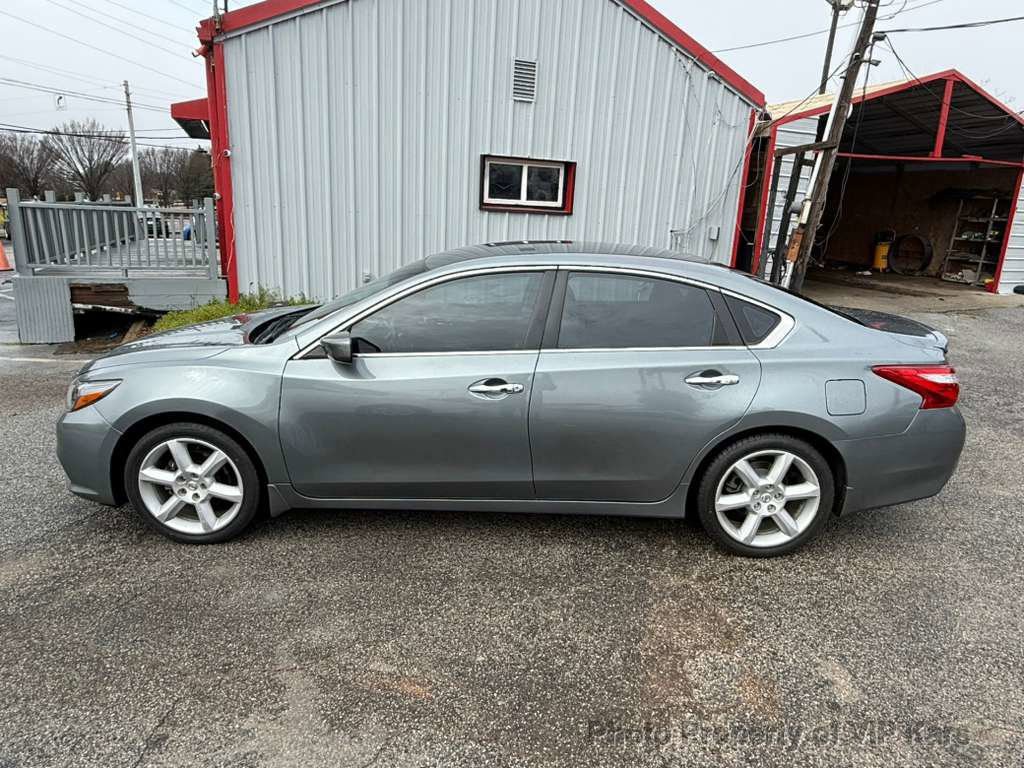 Used 2016 Nissan Altima 2.5 SR FWD image 8