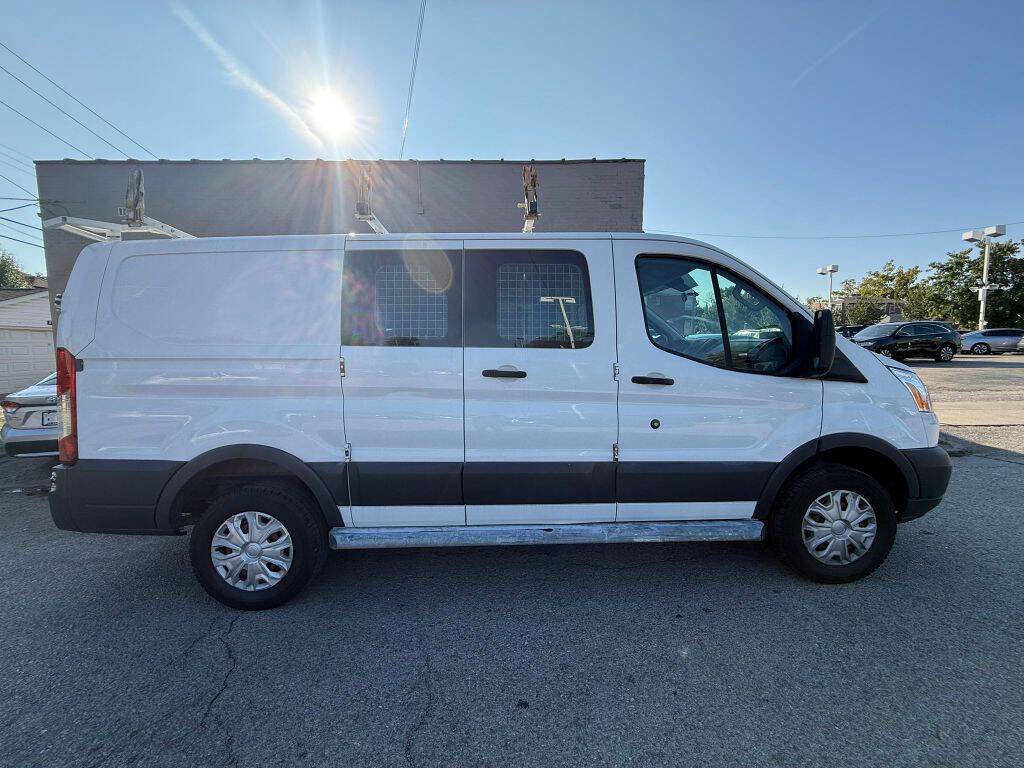Used 2015 Ford Transit 250 250 3dr SWB Low Roof Cargo Van w/ Exterior Upgrade Package image 7