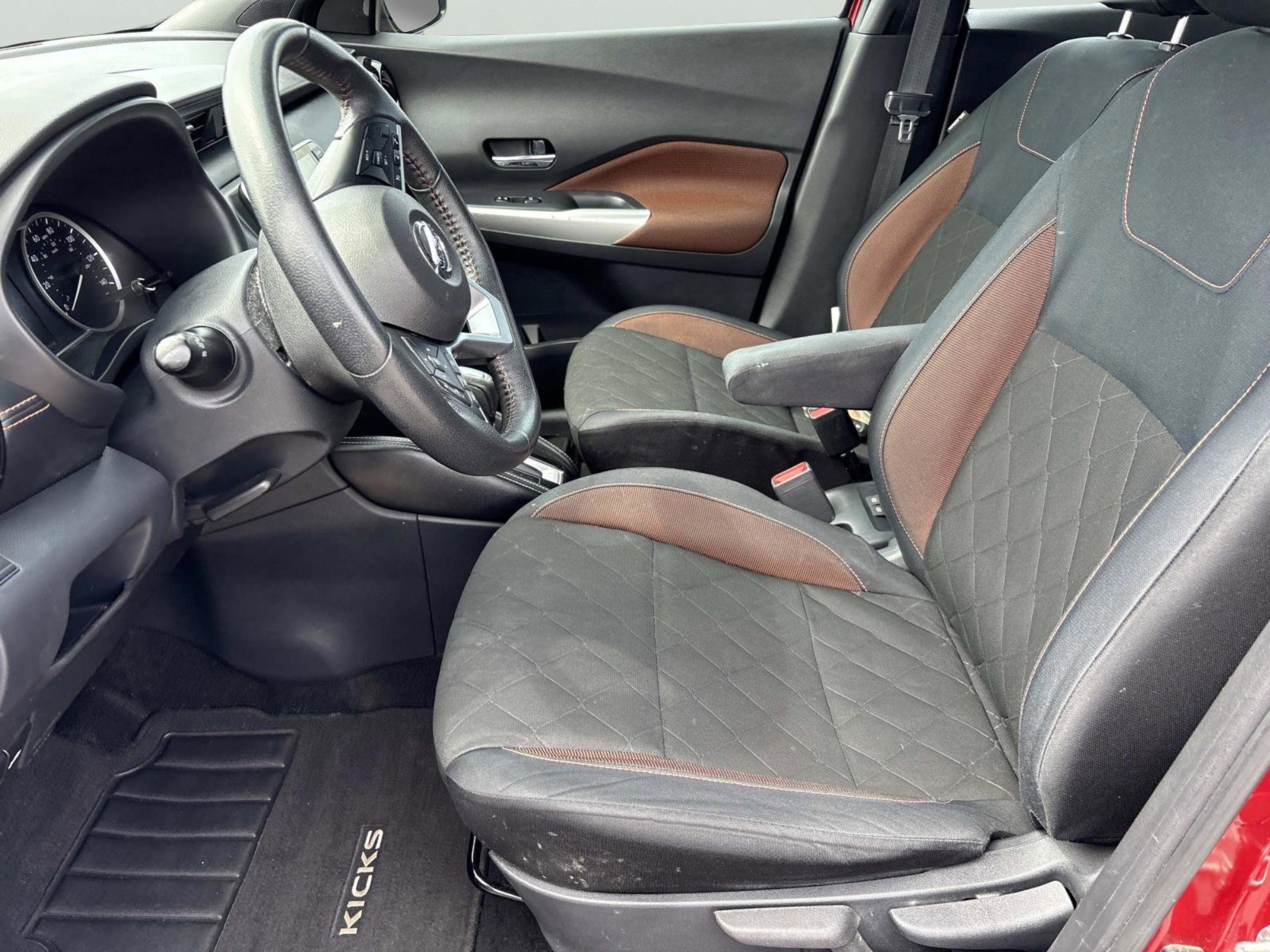 Used 2018 Nissan Kicks SR image 26