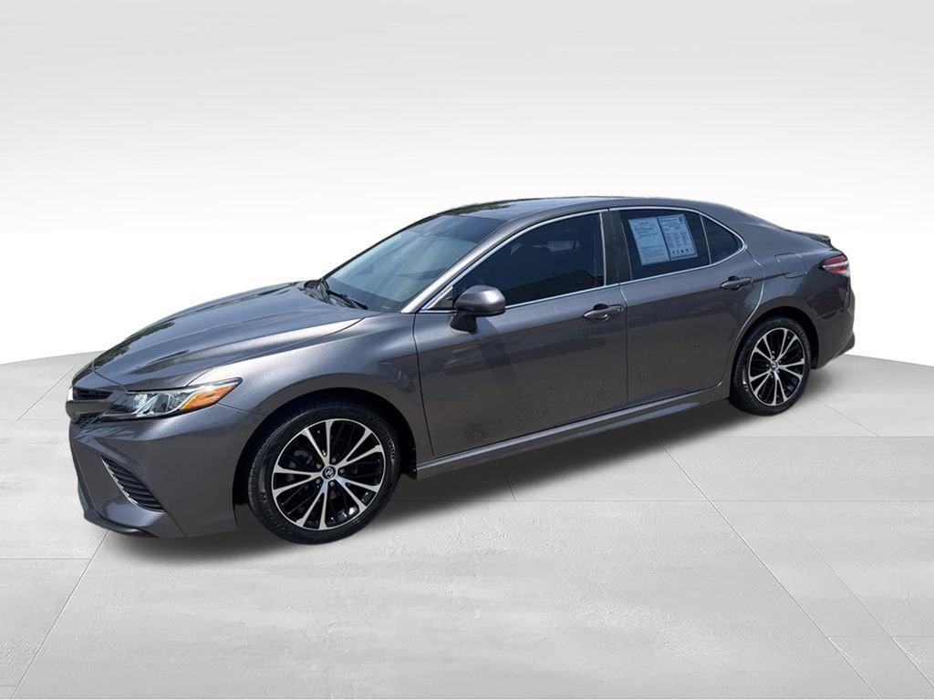 Used 2020 Toyota Camry SE FWD image 3
