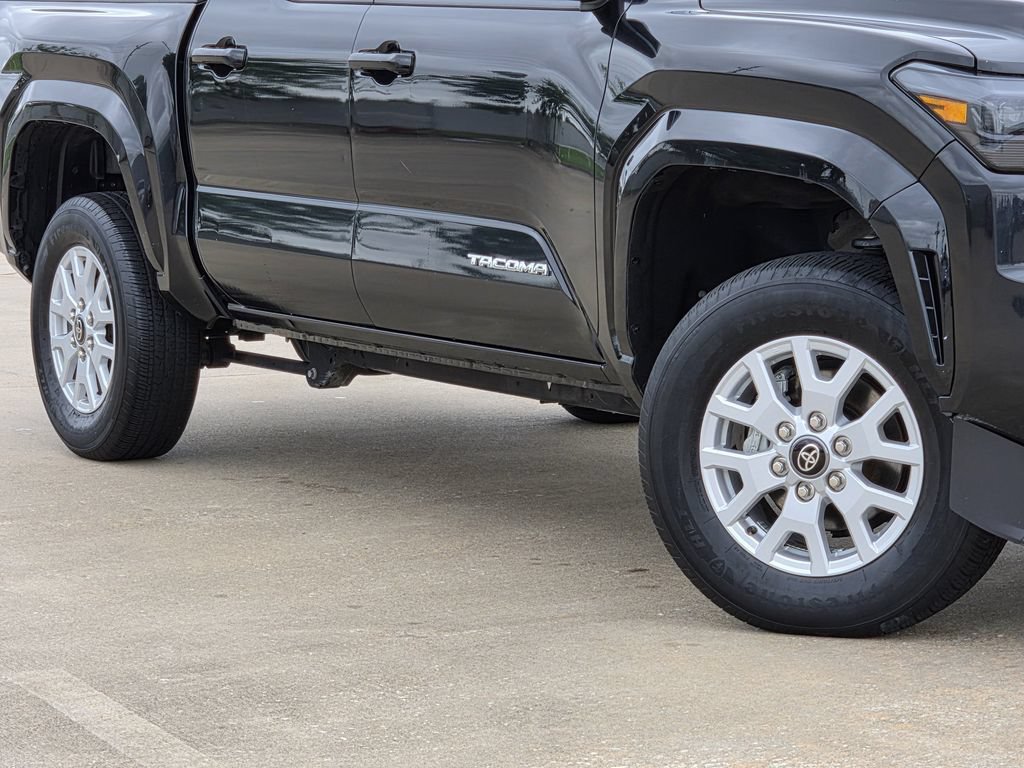 Used 2024 Toyota Tacoma SR5 AWD/4WD image 11
