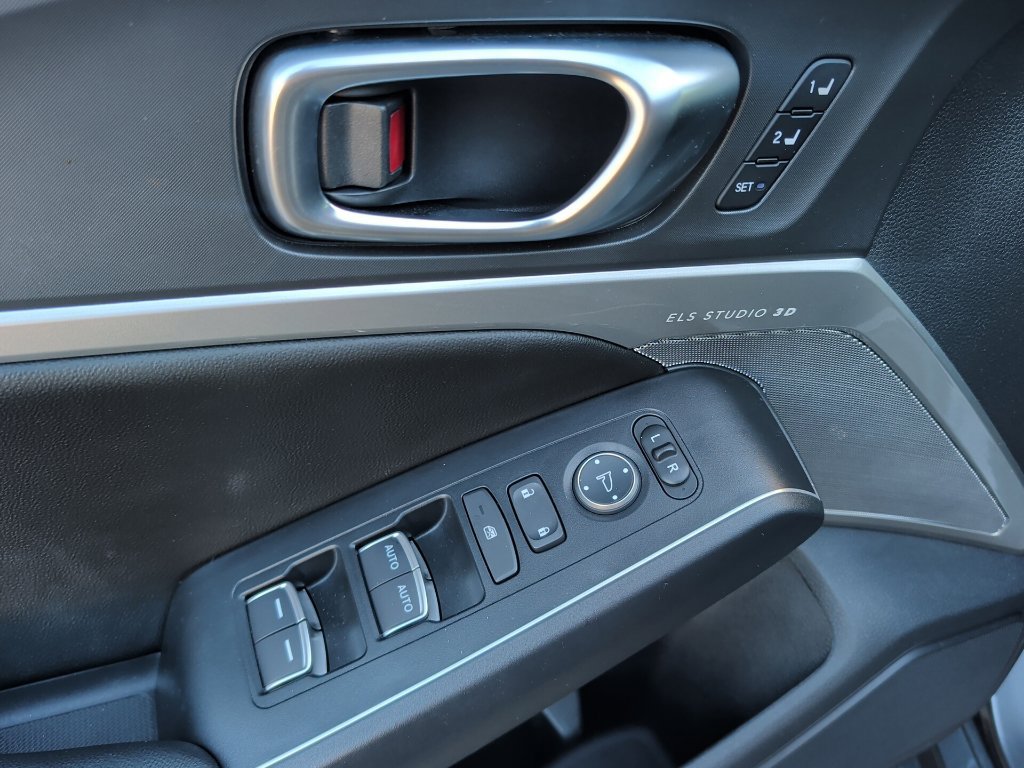Used 2025 Acura Integra A-Spec w/ Technology Package FWD image 9