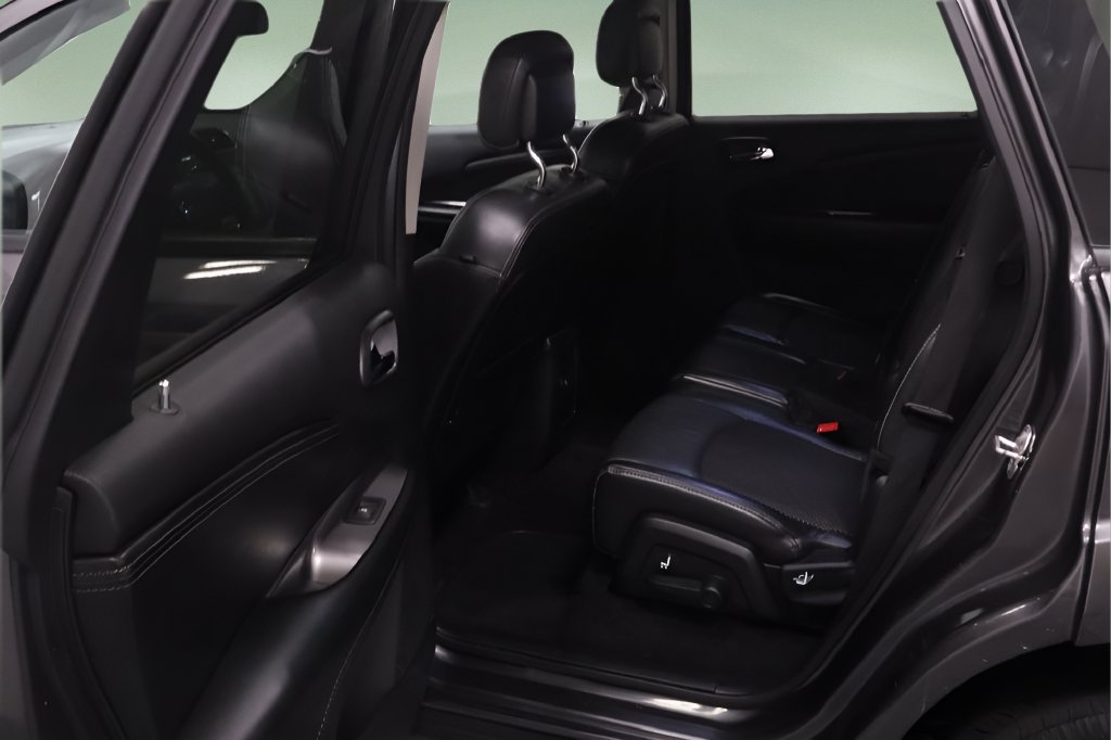 Used 2020 Dodge Journey Crossroad FWD image 10