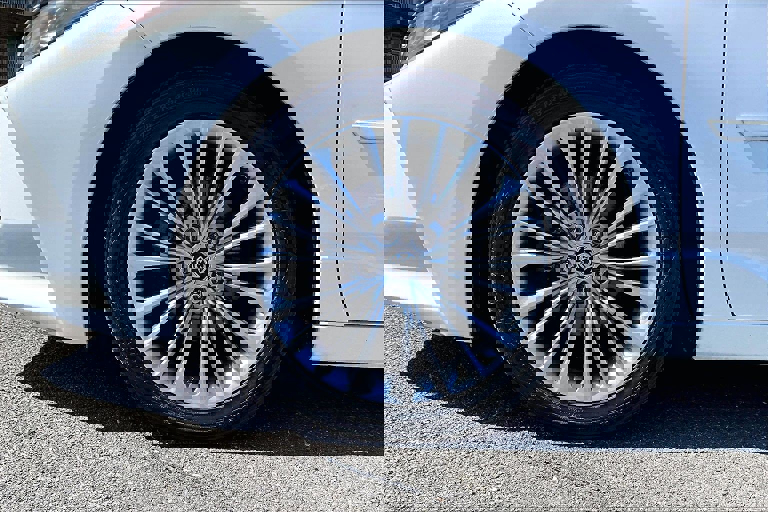 Used 2019 Toyota Avalon Limited w/ Advanced Safety Package image 9