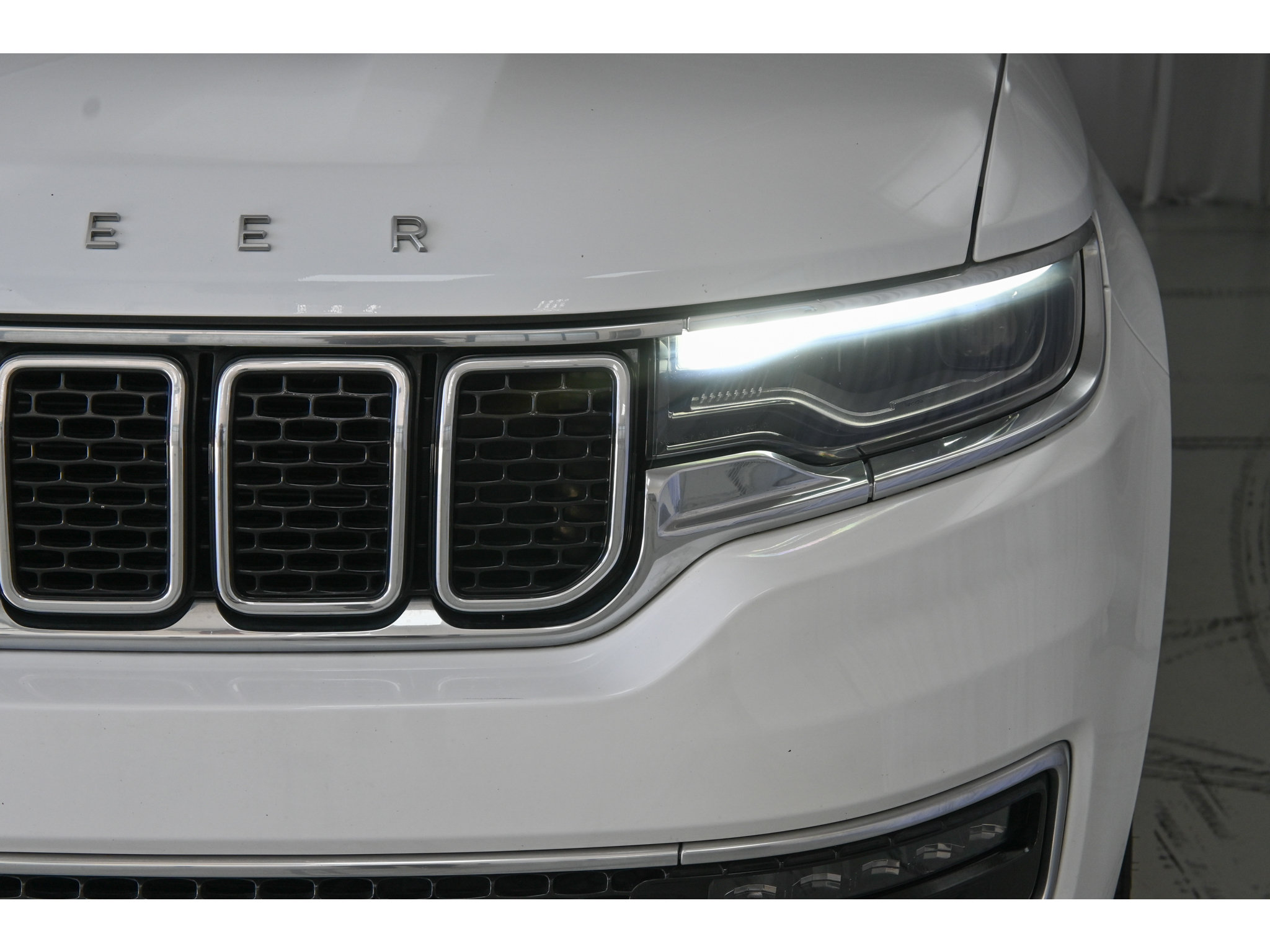 Used 2022 Jeep Wagoneer Series I w/ Premium Group I AWD/4WD image 25