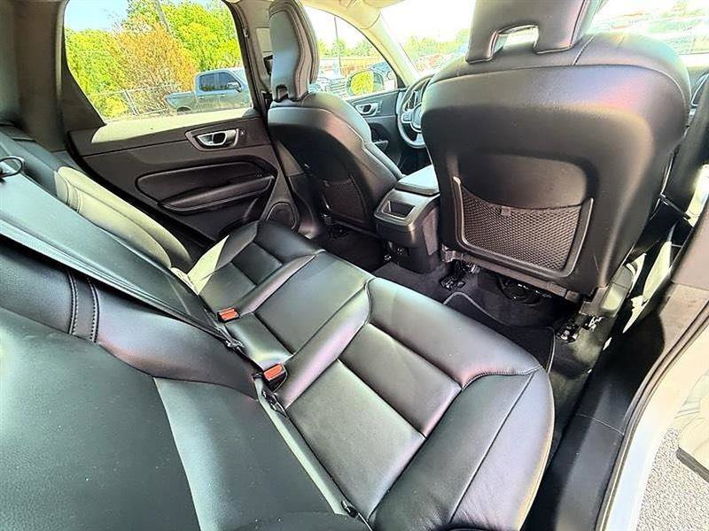 Used 2024 Volvo XC60 B5 Core w/ Protection Package Premier image 30