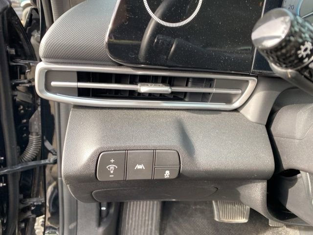 Used 2021 Hyundai Elantra Limited image 19