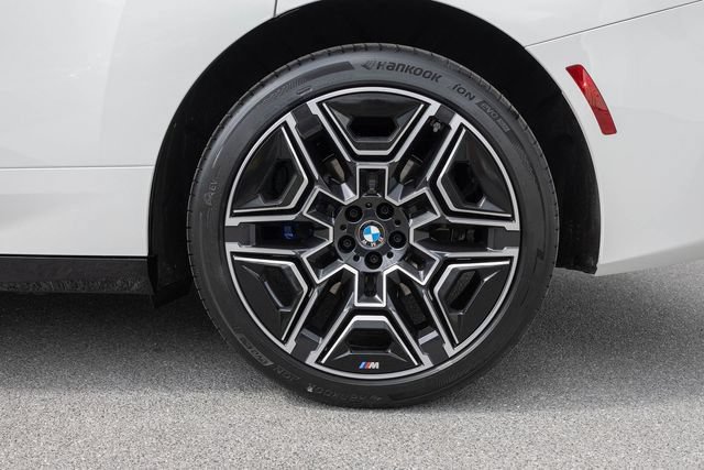 New 2026 BMW iX xDrive60 w/ M Sport Package AWD/4WD image 6