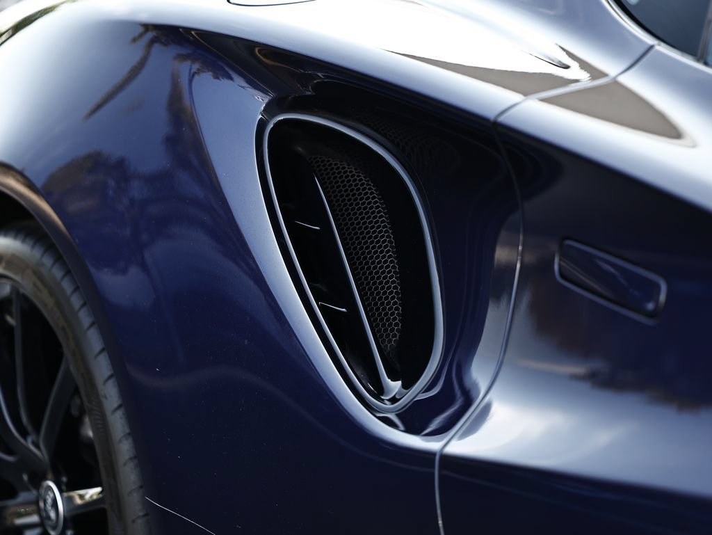 Used 2025 Lotus Emira RWD image 5