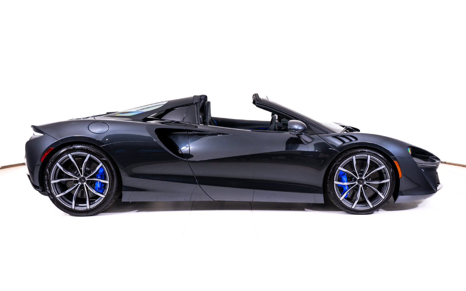 New 2027 McLaren Artura Spider RWD image 8