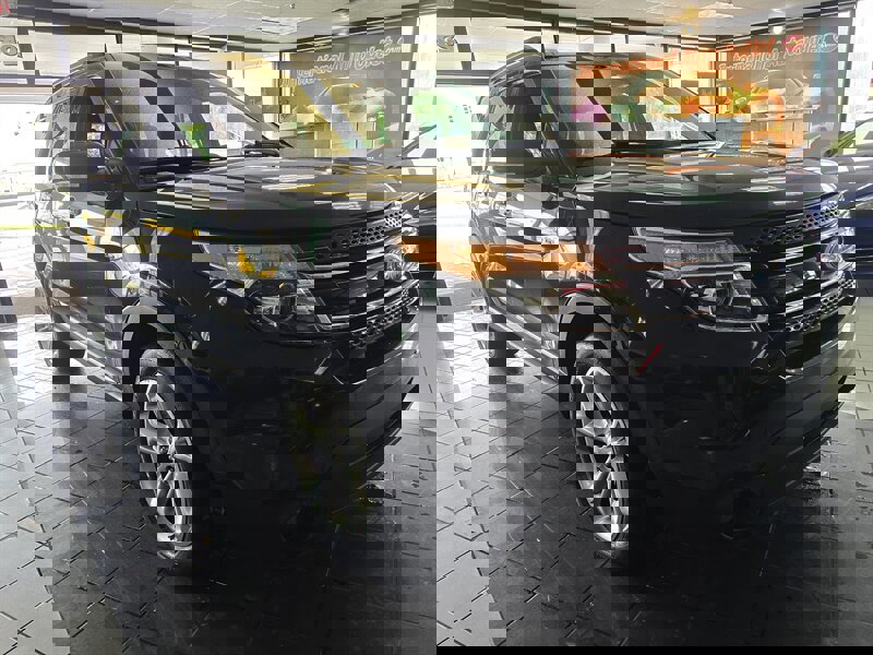 Used 2015 Ford Explorer Limited image 1