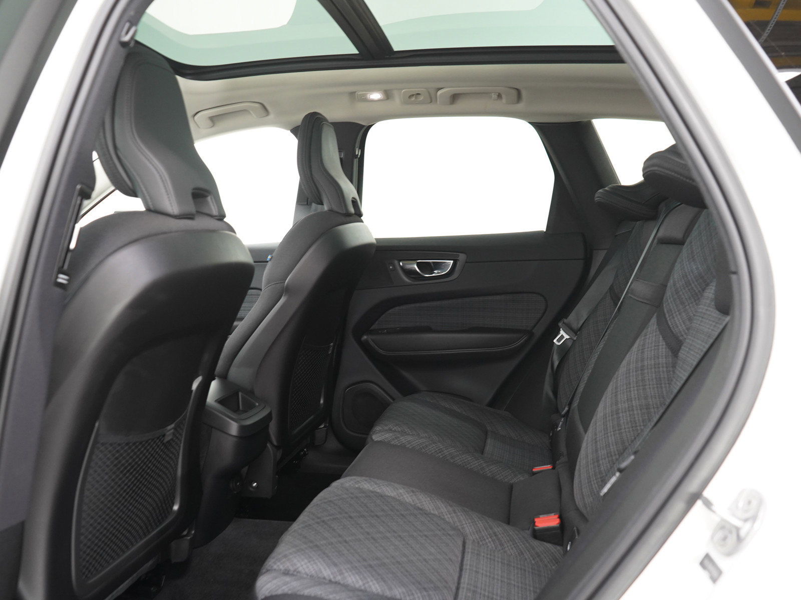 Used 2023 Volvo XC60 B5 Core AWD/4WD image 15