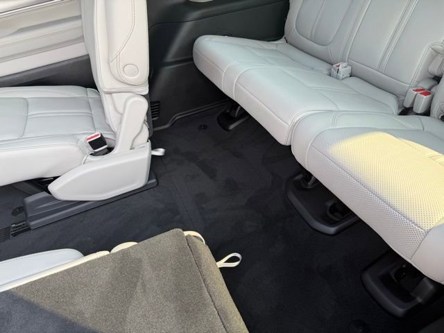 New 2025 Jeep Wagoneer Series III w/ Premium Group I image 29