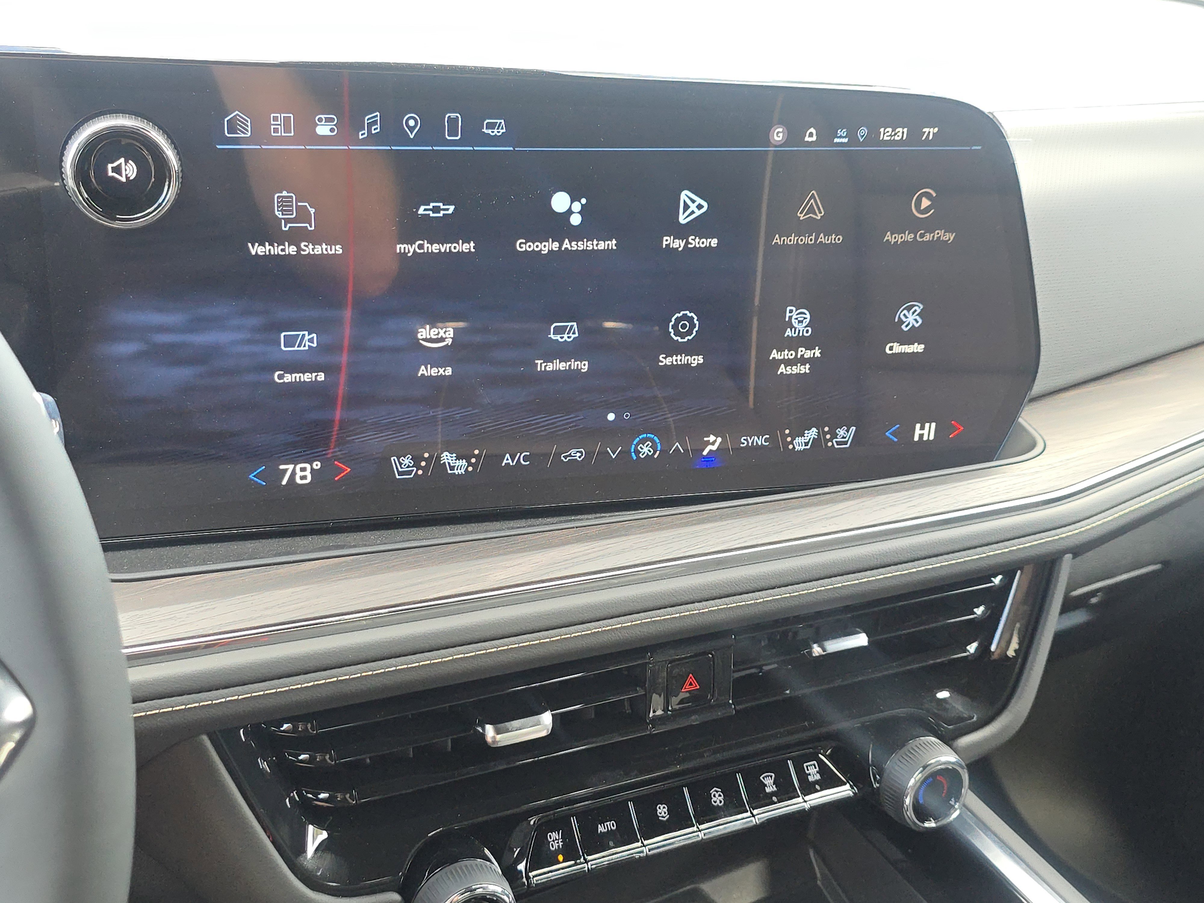 New 2025 Chevrolet Suburban Premier image 35