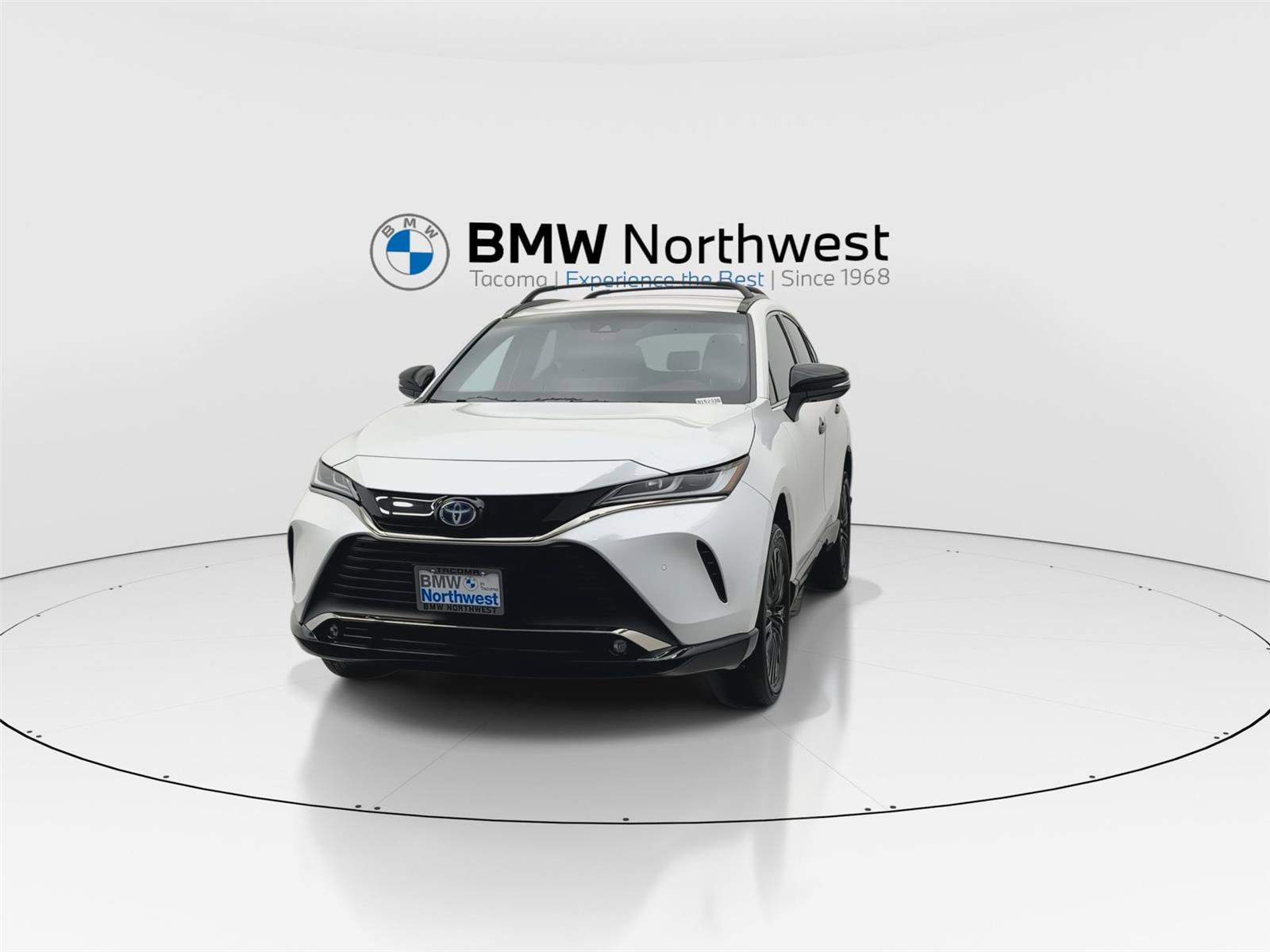 Used 2024 Toyota Venza Nightshade AWD/4WD image 8