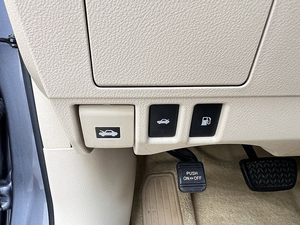 Used 2015 Lexus ES 300h image 23