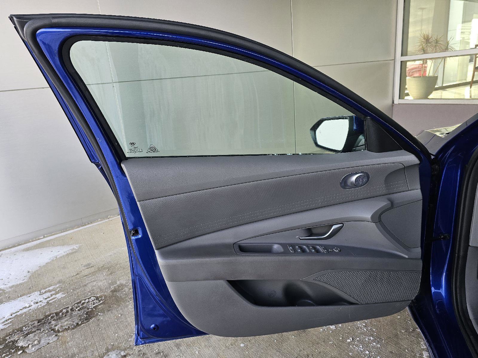 Used 2021 Hyundai Elantra SEL image 18