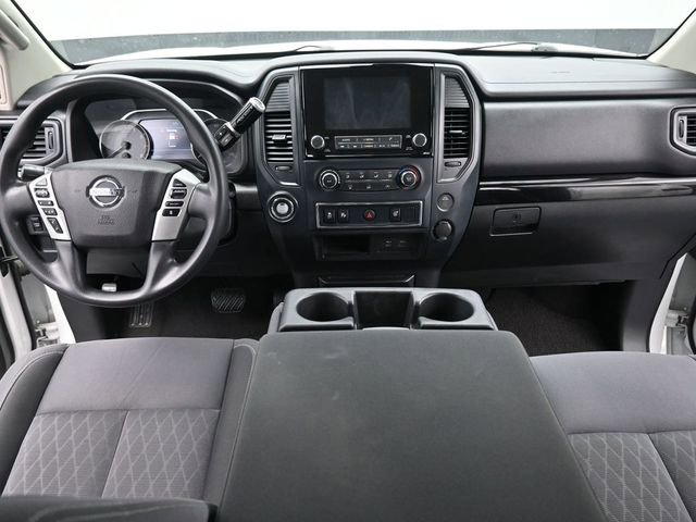 Used 2022 Nissan Titan SV image 12