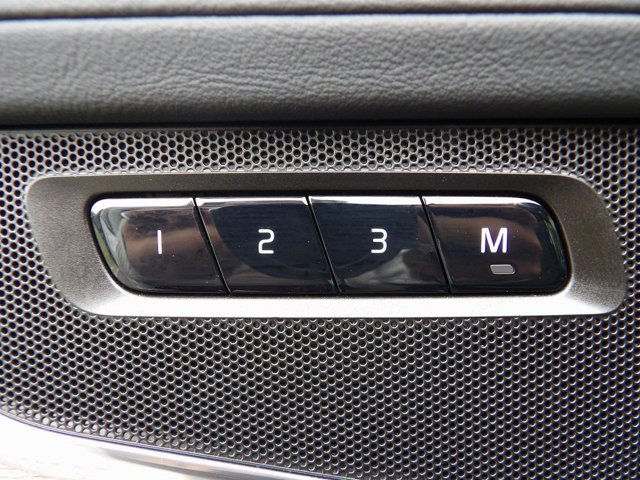 Certified 2025 Volvo XC90 B6 Plus image 12