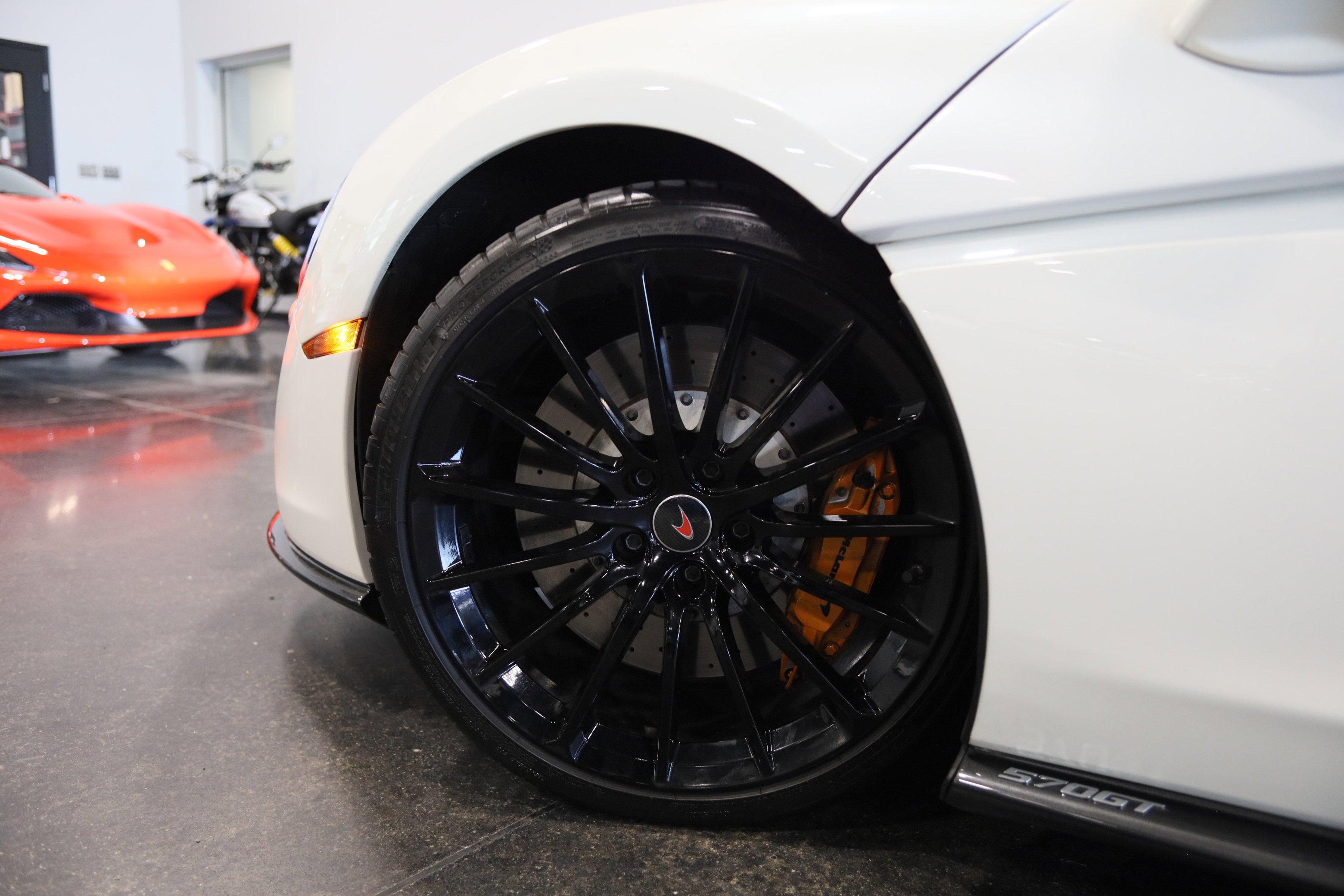 Used 2017 McLaren 570S RWD image 13