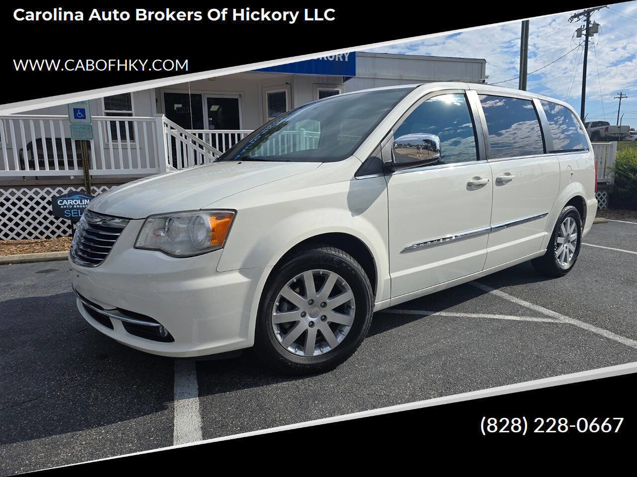 Used 2011 Chrysler Town & Country Touring-L w/ Entertainment Group #2