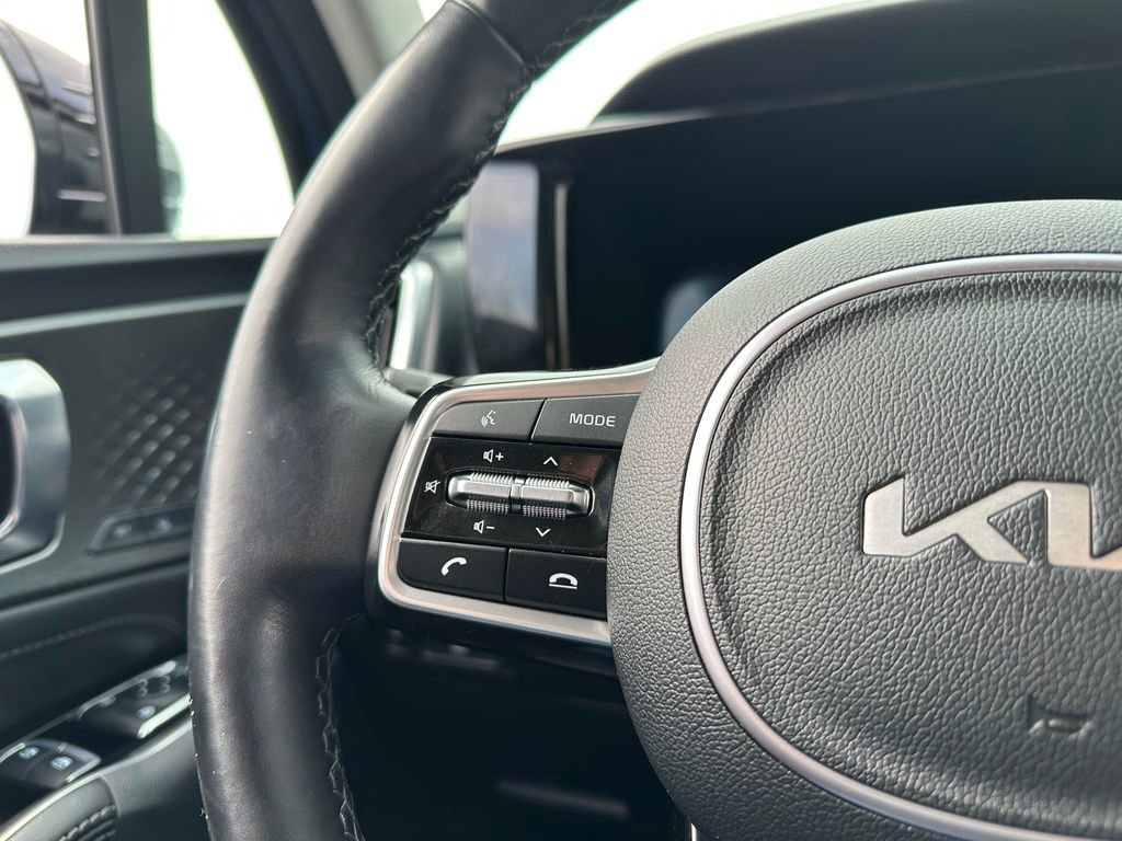 Used 2023 Kia Sorento SX AWD/4WD image 19