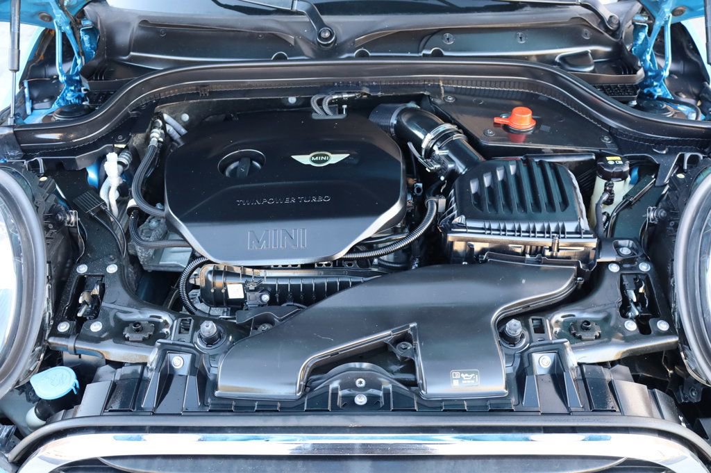 Used 2019 MINI Cooper 4-Door Hardtop image 10