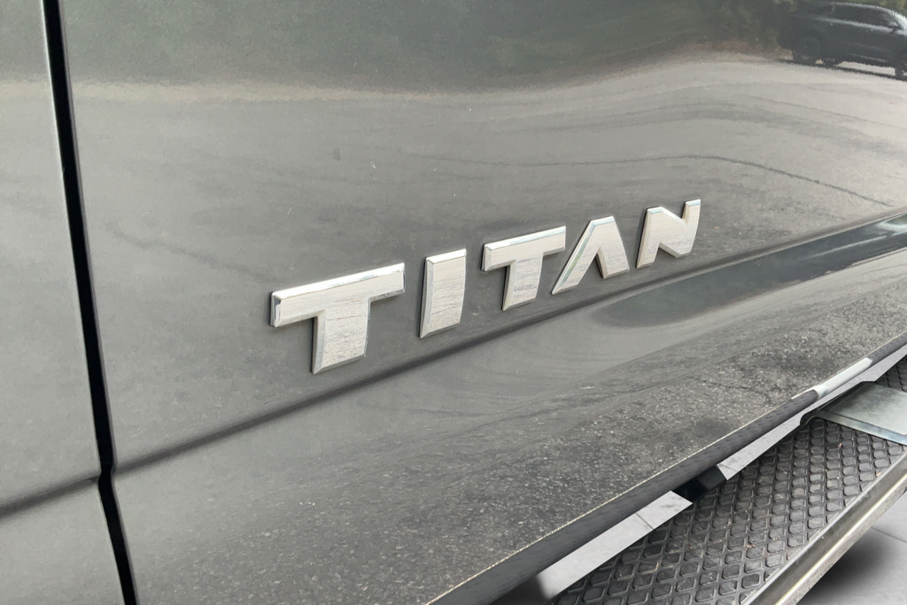 Used 2017 Nissan Titan SV RWD image 29