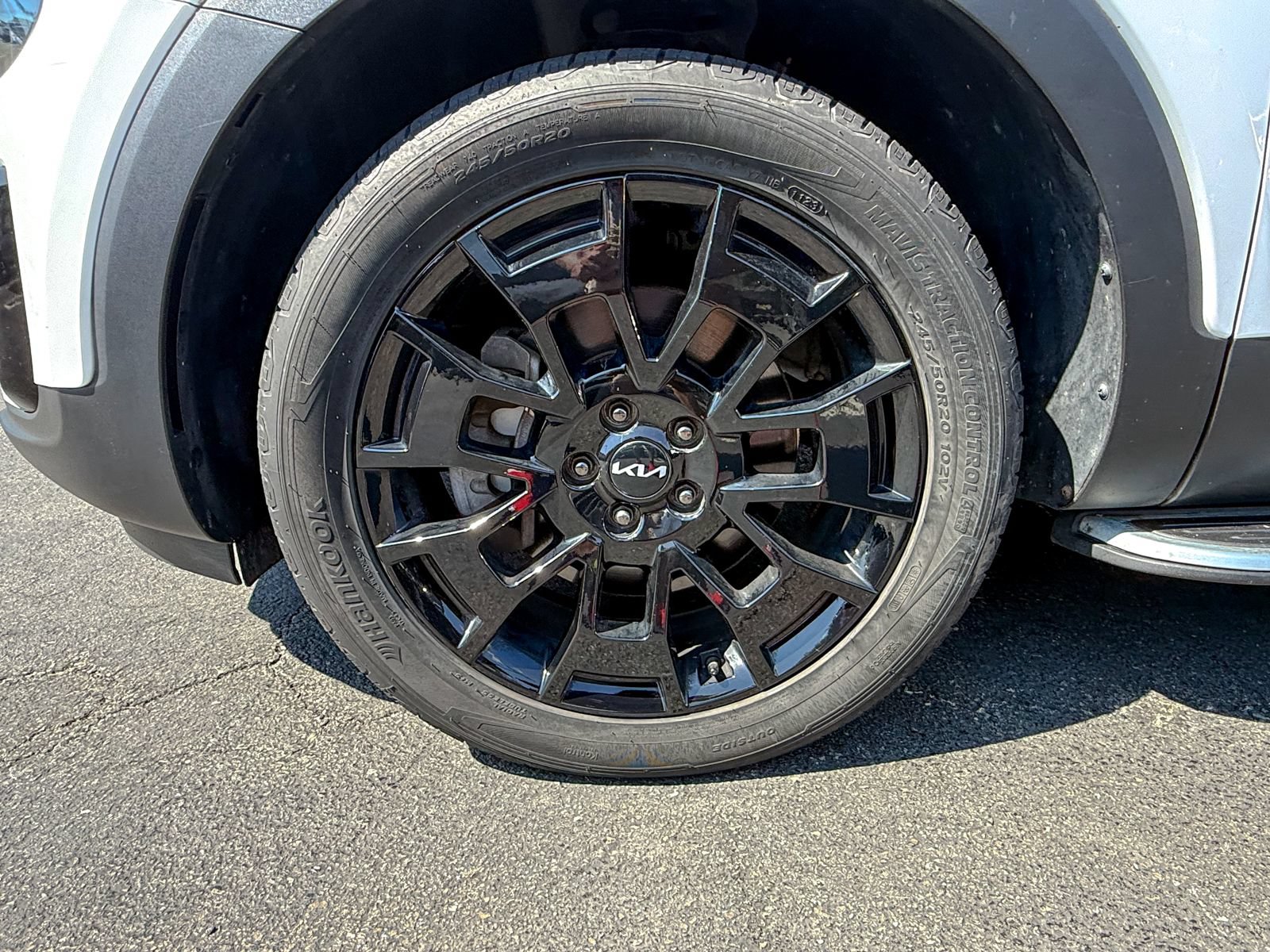Certified 2022 Kia Telluride EX w/ EX Premium Package AWD/4WD image 11