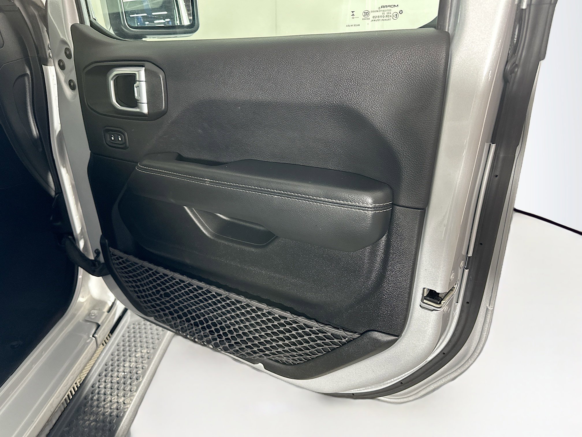 Used 2023 Jeep Wrangler Sahara w/ Cold Weather Group image 31