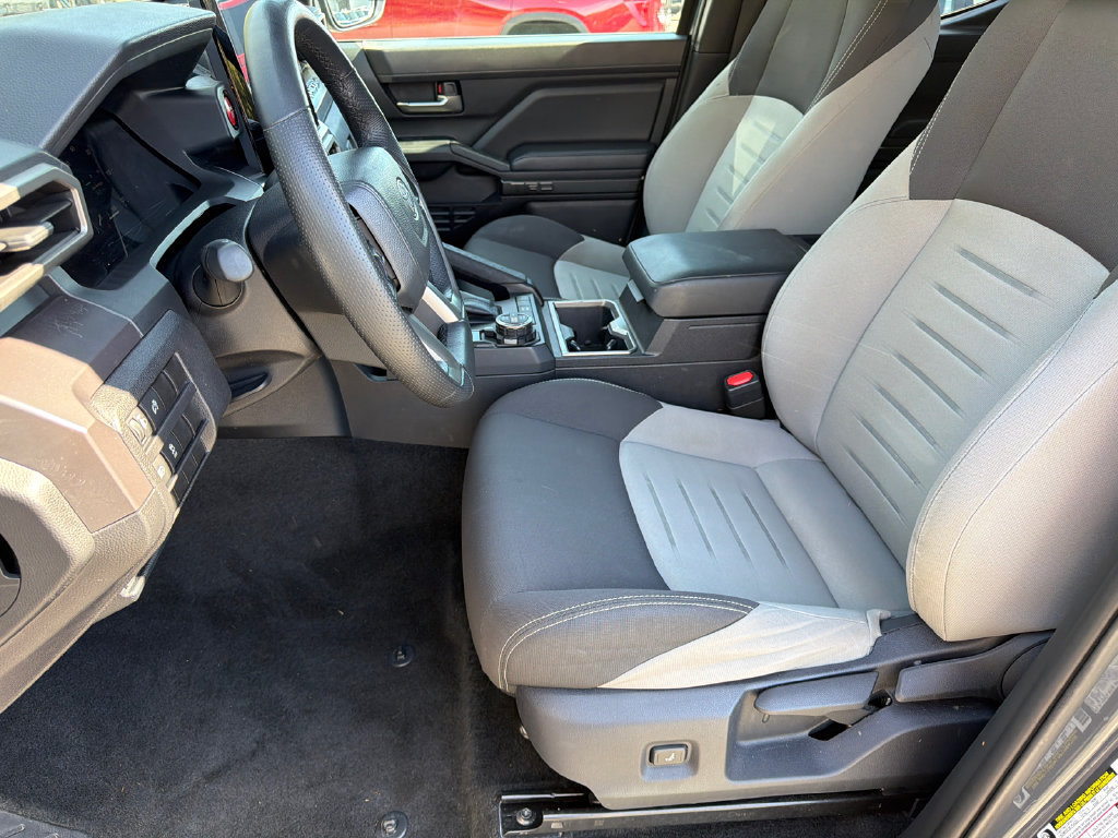Used 2025 Toyota Tacoma TRD Off-Road AWD/4WD image 9