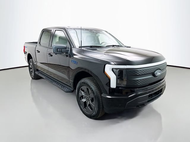 New 2025 Ford F150 Lightning XLT w/ Max Trailer Tow Package