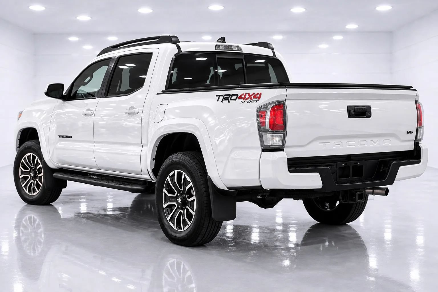 Used 2023 Toyota Tacoma TRD Sport AWD/4WD image 3