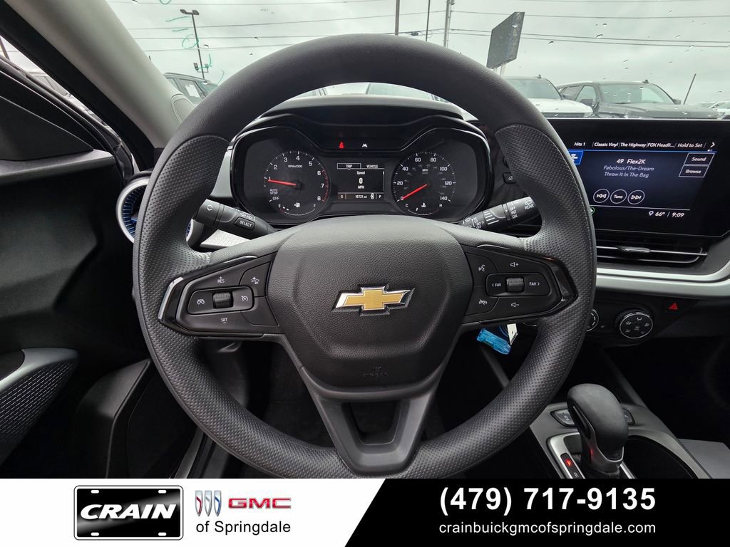 Used 2025 Chevrolet Trax LS w/ LS Convenience Package FWD image 14