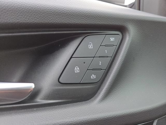 Used 2025 Chevrolet Equinox RS w/ Safety and Technology Package FWD image 11