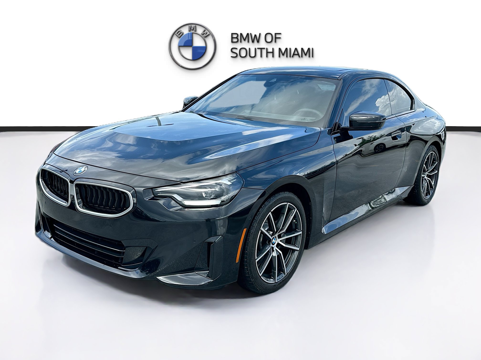 Used 2025 BMW 230i Coupe w/ Convenience Package RWD image 3