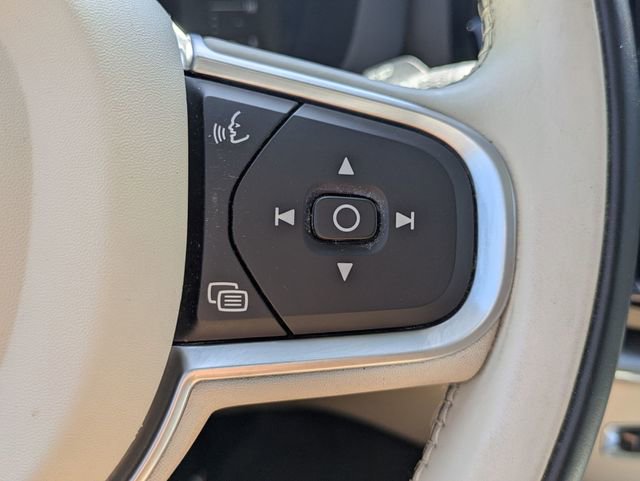 Used 2018 Volvo XC60 T5 Momentum w/ Convenience Package image 18