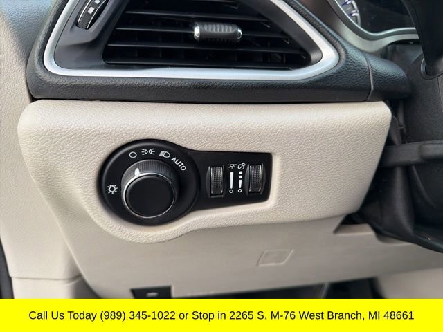 Used 2020 Chrysler Voyager Lxi image 26