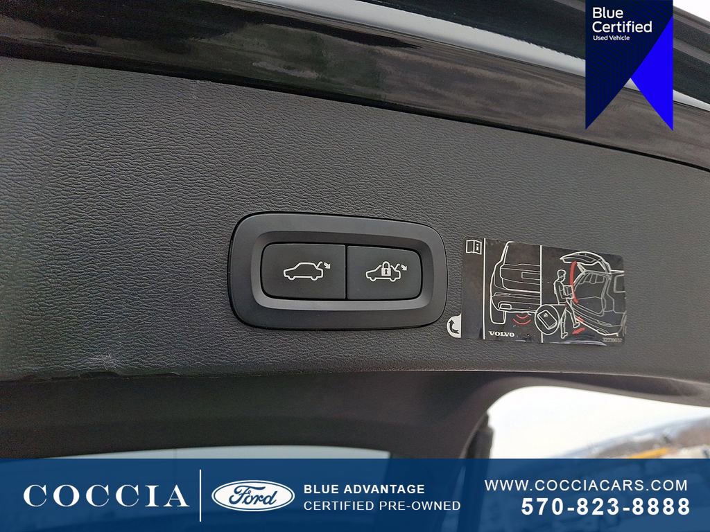 Used 2020 Volvo XC40 T5 Momentum w/ Protection Package Premier image 29