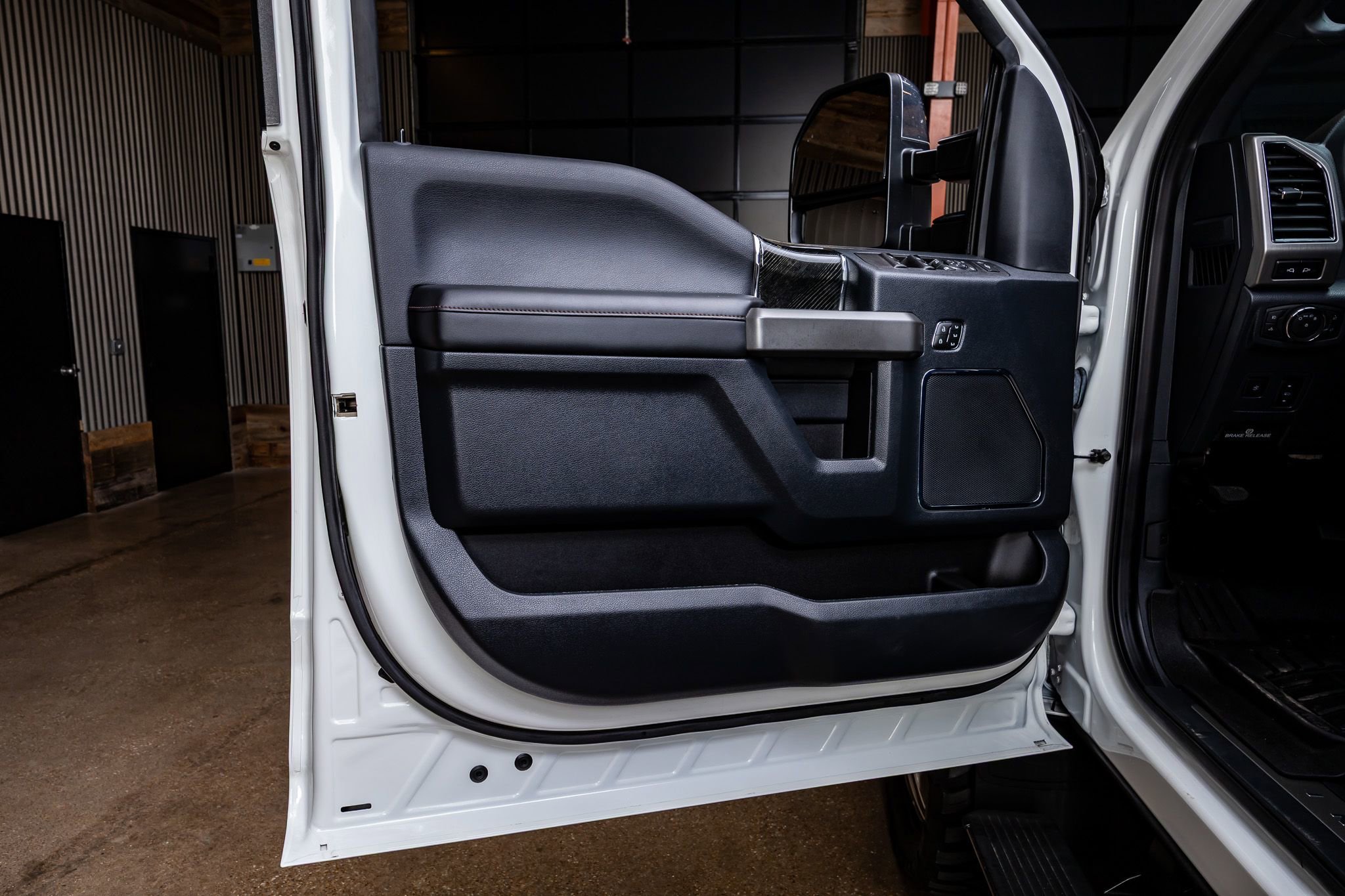 Used 2022 Ford F350 Platinum image 35