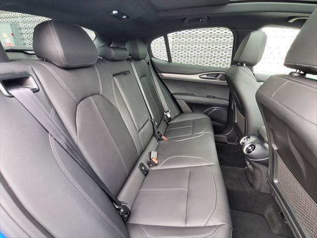 Used 2025 Alfa Romeo Stelvio Sprint AWD/4WD image 25