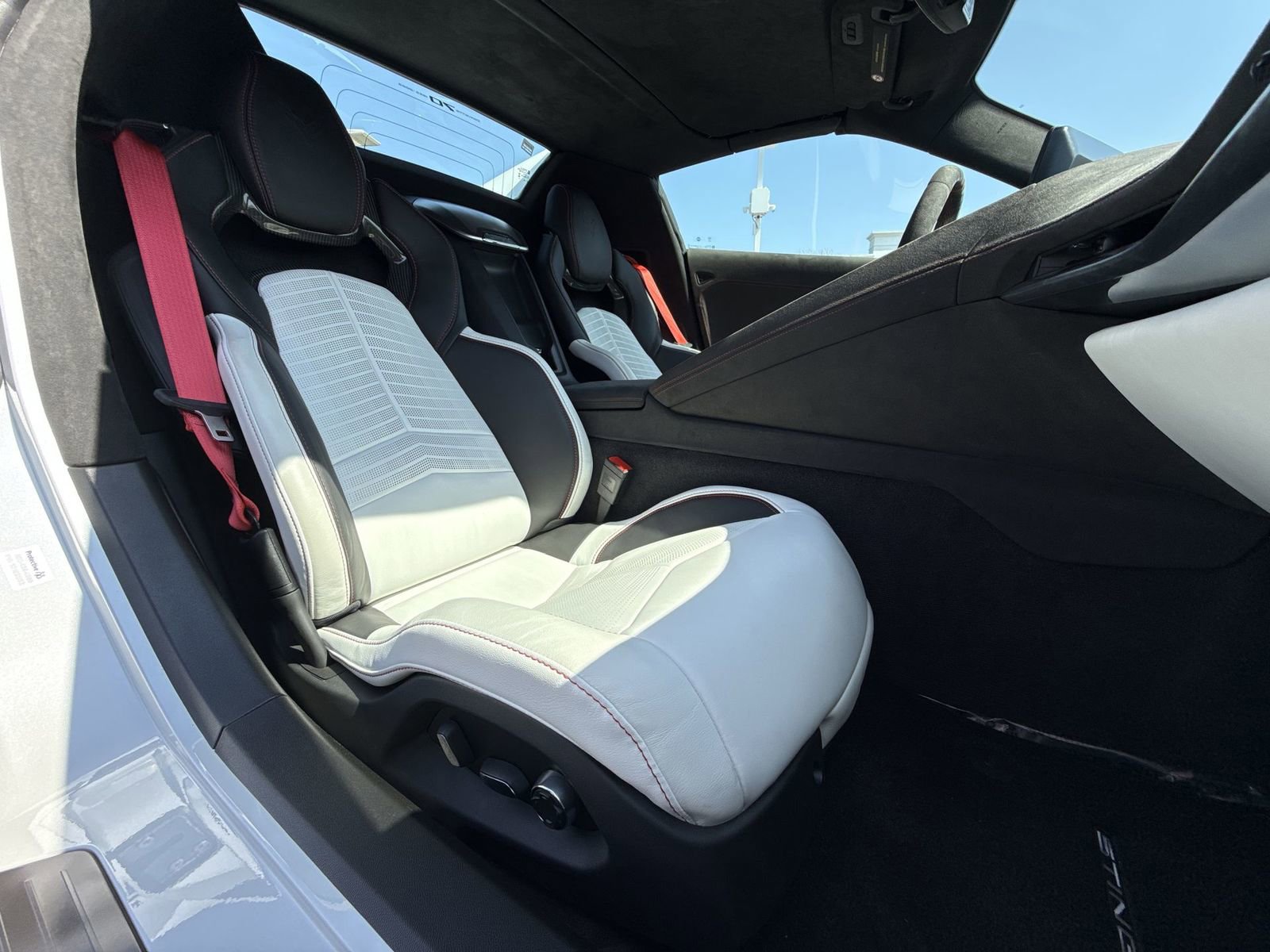 Used 2023 Chevrolet Corvette Stingray Premium Conv w/ Z51 Performance Package image 23