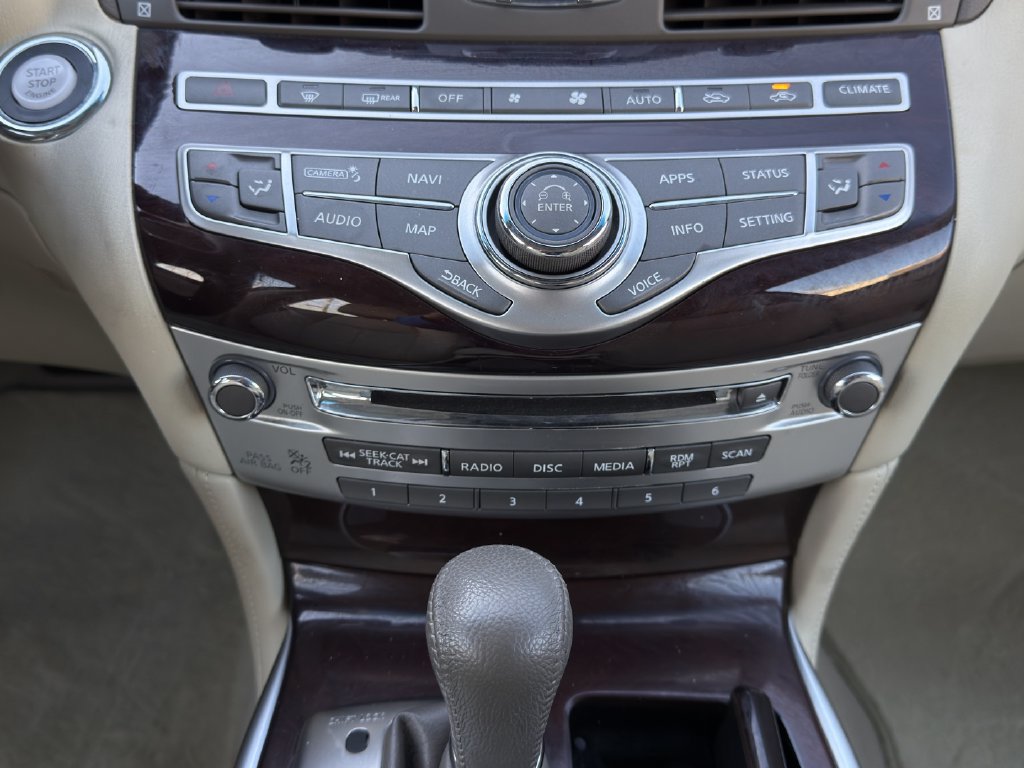 Used 2019 INFINITI Q70 Luxe AWD/4WD image 19