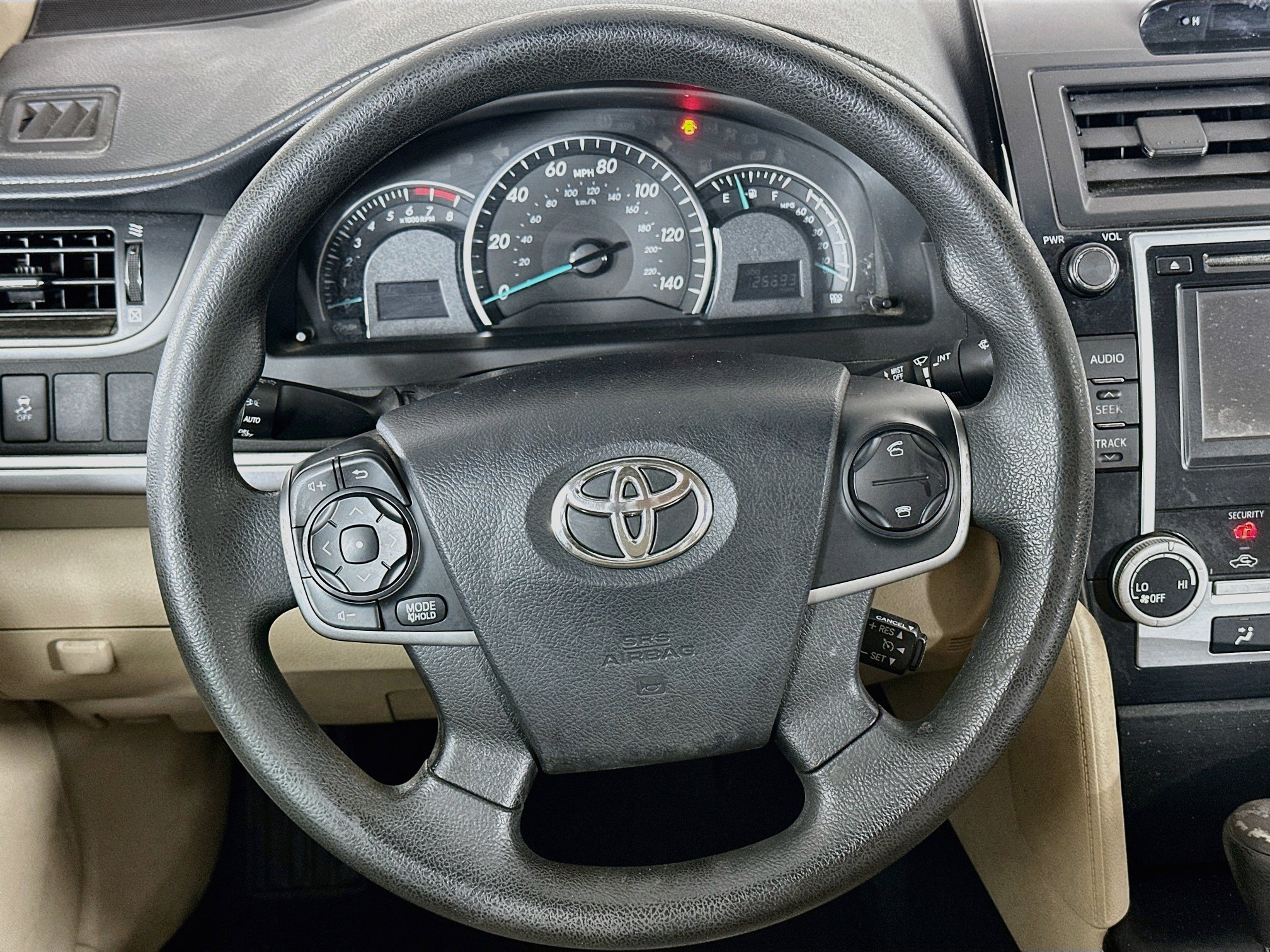 Used 2013 Toyota Camry LE FWD image 18