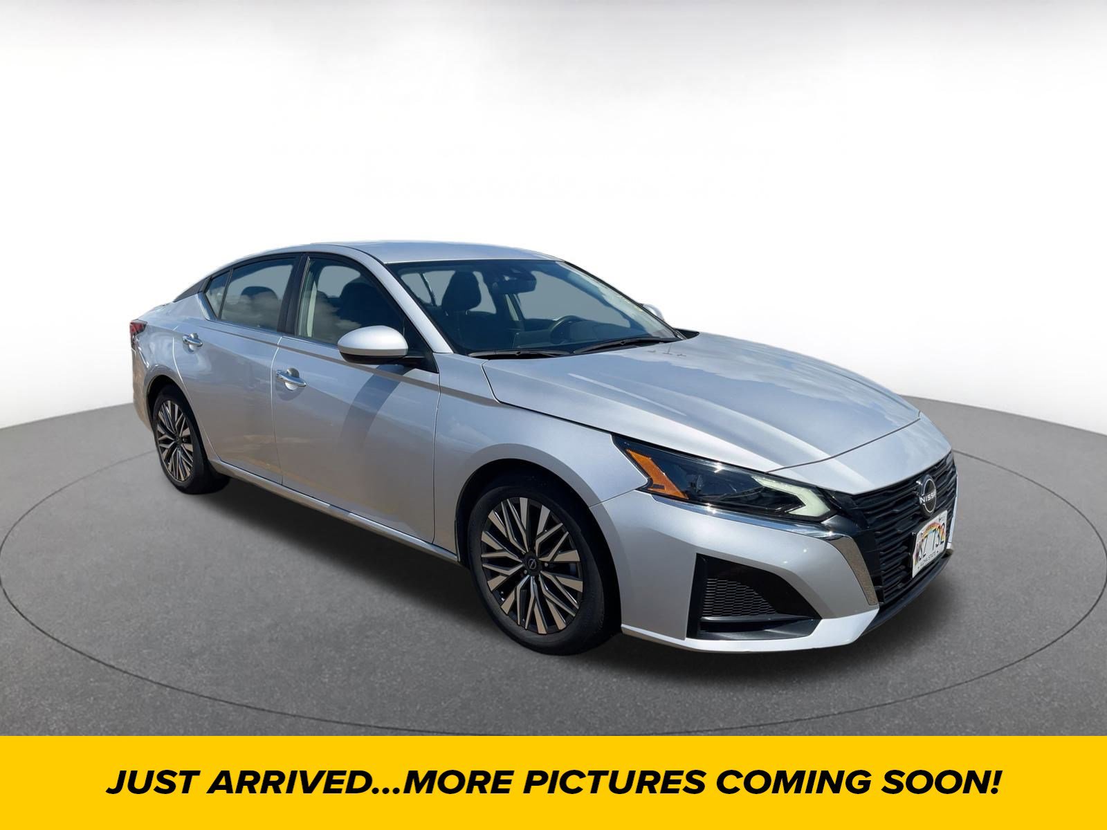 Used 2023 Nissan Altima 2.5 SV
