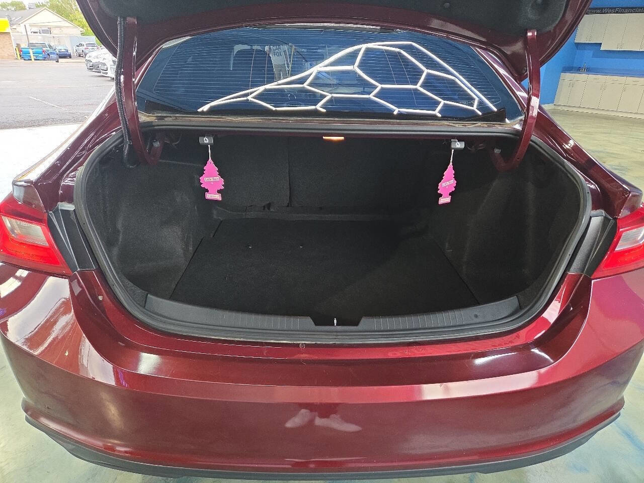 Used 2016 Chevrolet Malibu LT image 9