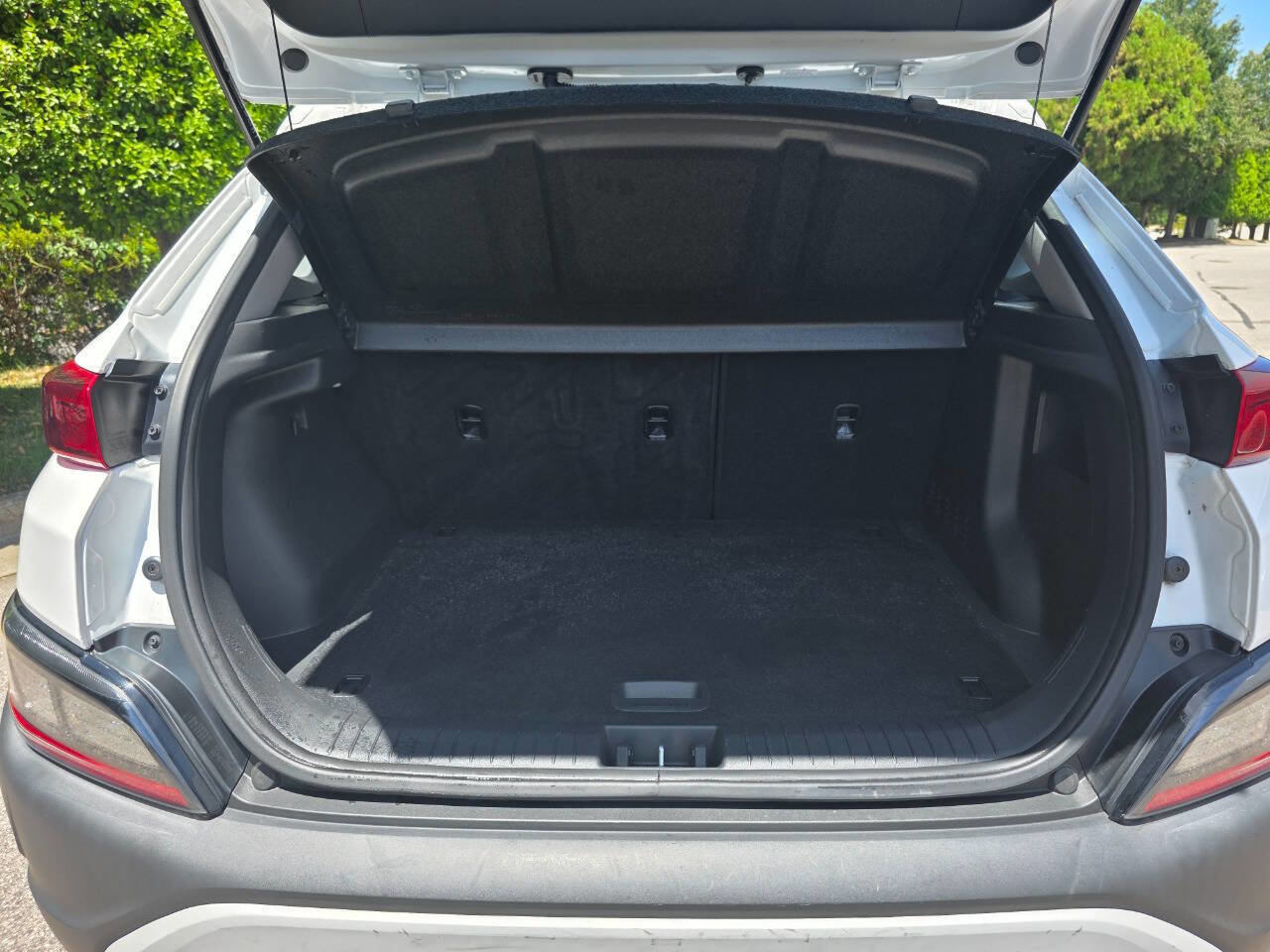 Used 2022 Hyundai Kona SE w/ Cargo Package FWD image 33