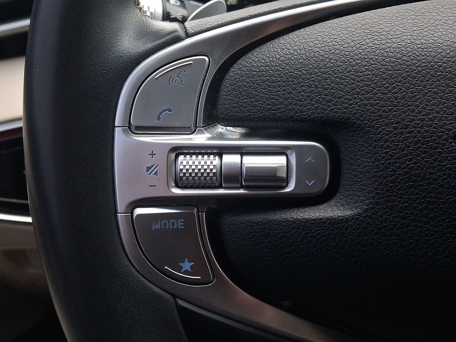 Used 2022 Genesis GV70 2.5T w/ Advanced Package image 22